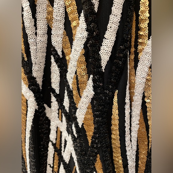 Black white and gold sequence evening gown - Picture 3 of 3